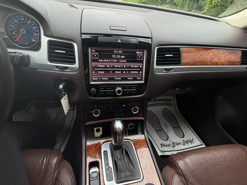 Used 2012 Volkswagen Touareg TDI AWD/4WD image 15