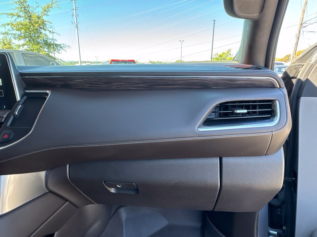 Used 2022 Chevrolet Tahoe Z71 w/ Z71 Off-Road Package AWD/4WD image 19