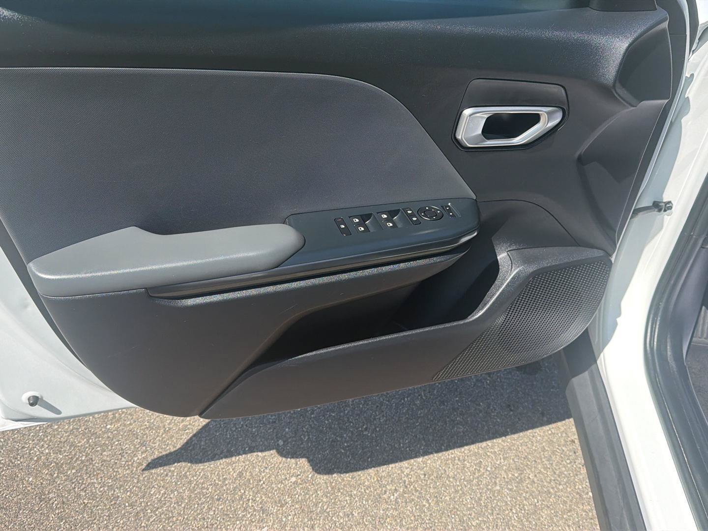 Used 2025 Kia K4 FWD image 12