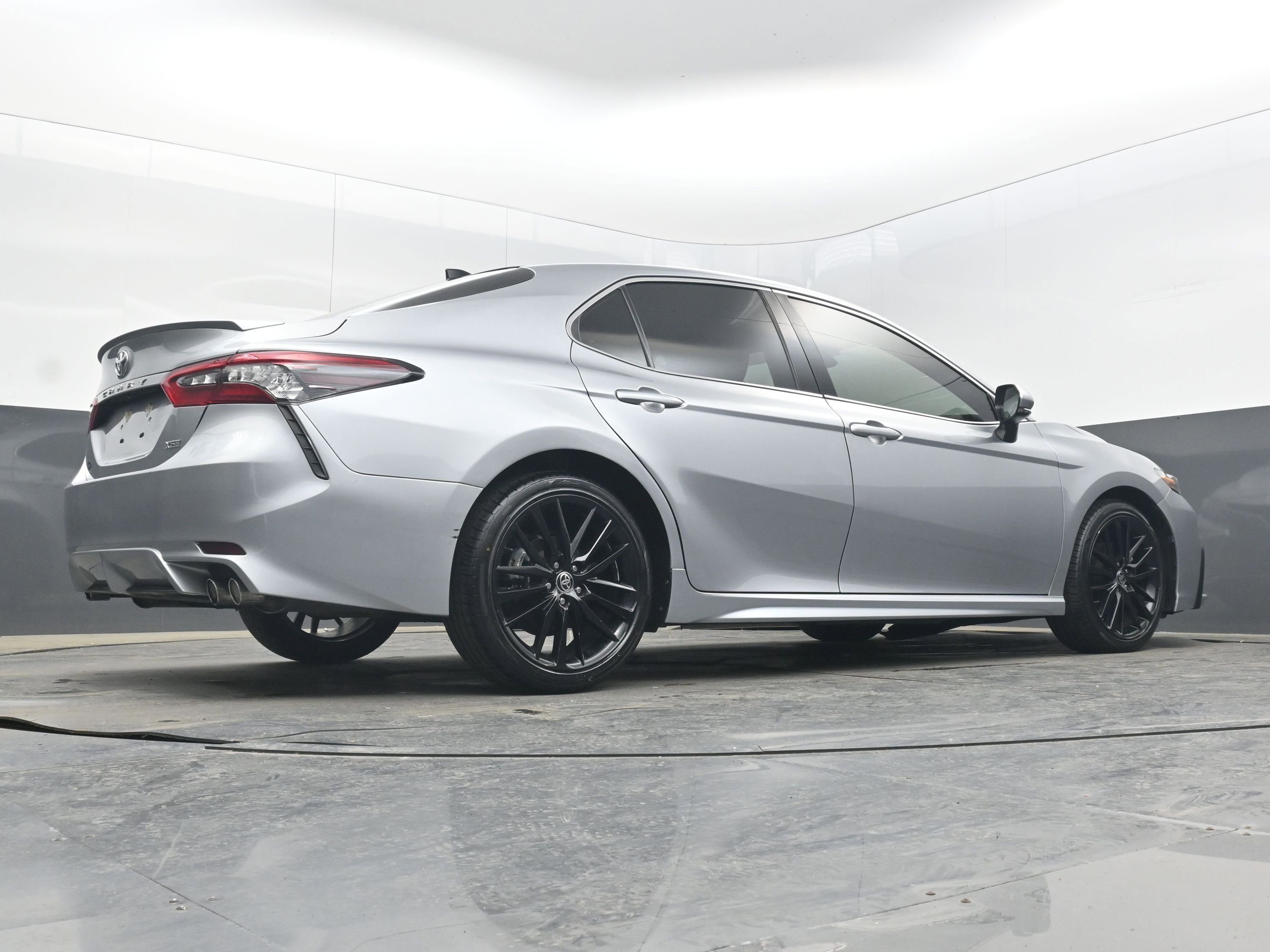 Used 2021 Toyota Camry XSE image 29