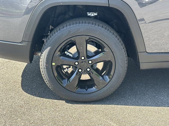 New 2026 Jeep Grand Cherokee L Limited RWD image 19