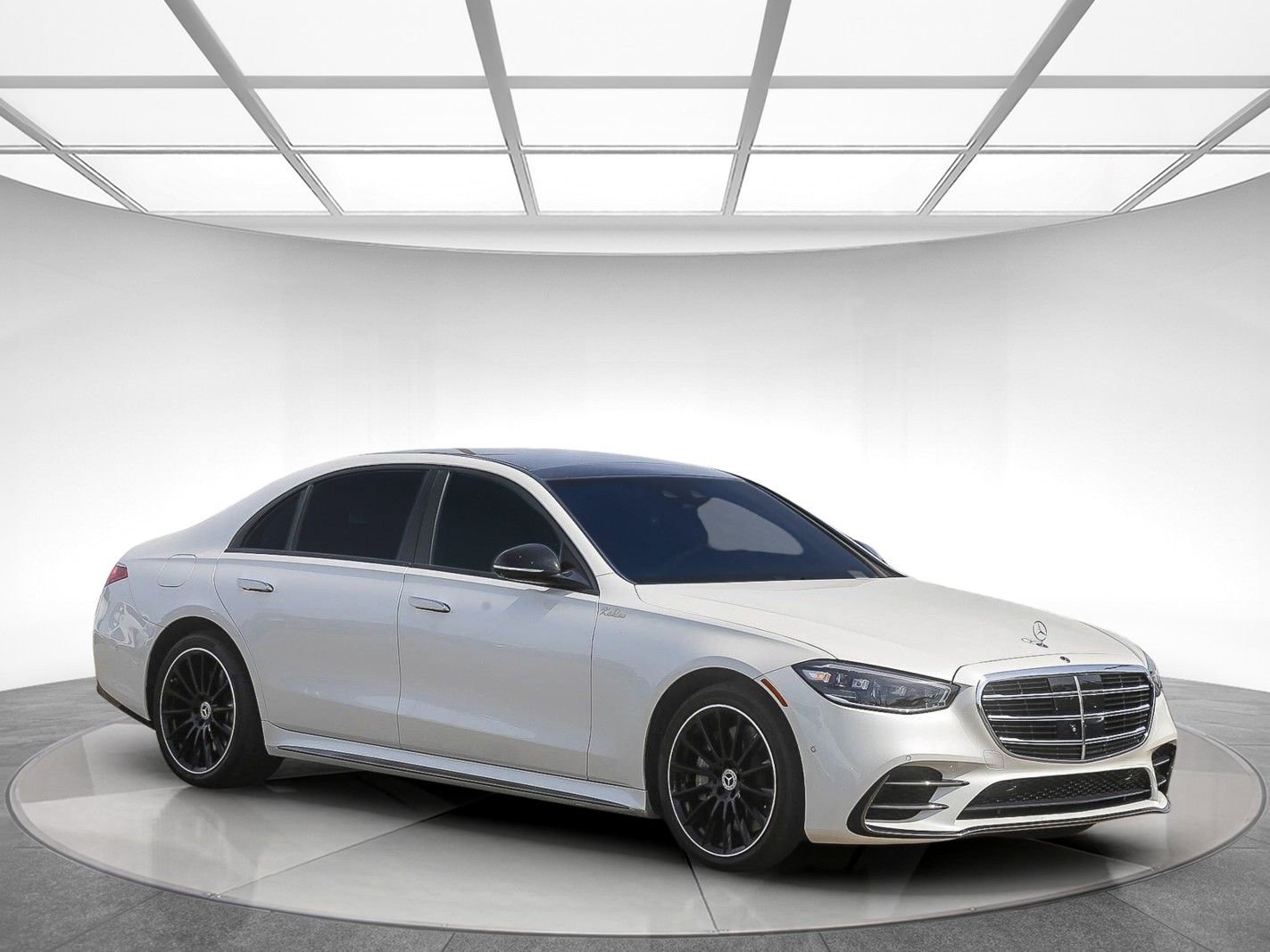 Used 2023 Mercedes-Benz S 580 4MATIC Sedan image 4