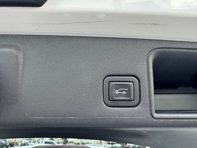 Used 2022 GMC Terrain SLE w/ Driver Convenience Package image 24