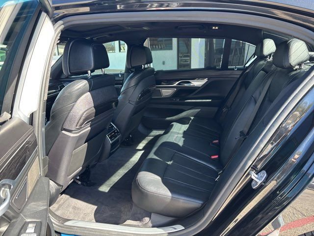 Used 2019 BMW 740e xDrive w/ Executive Package AWD/4WD image 21