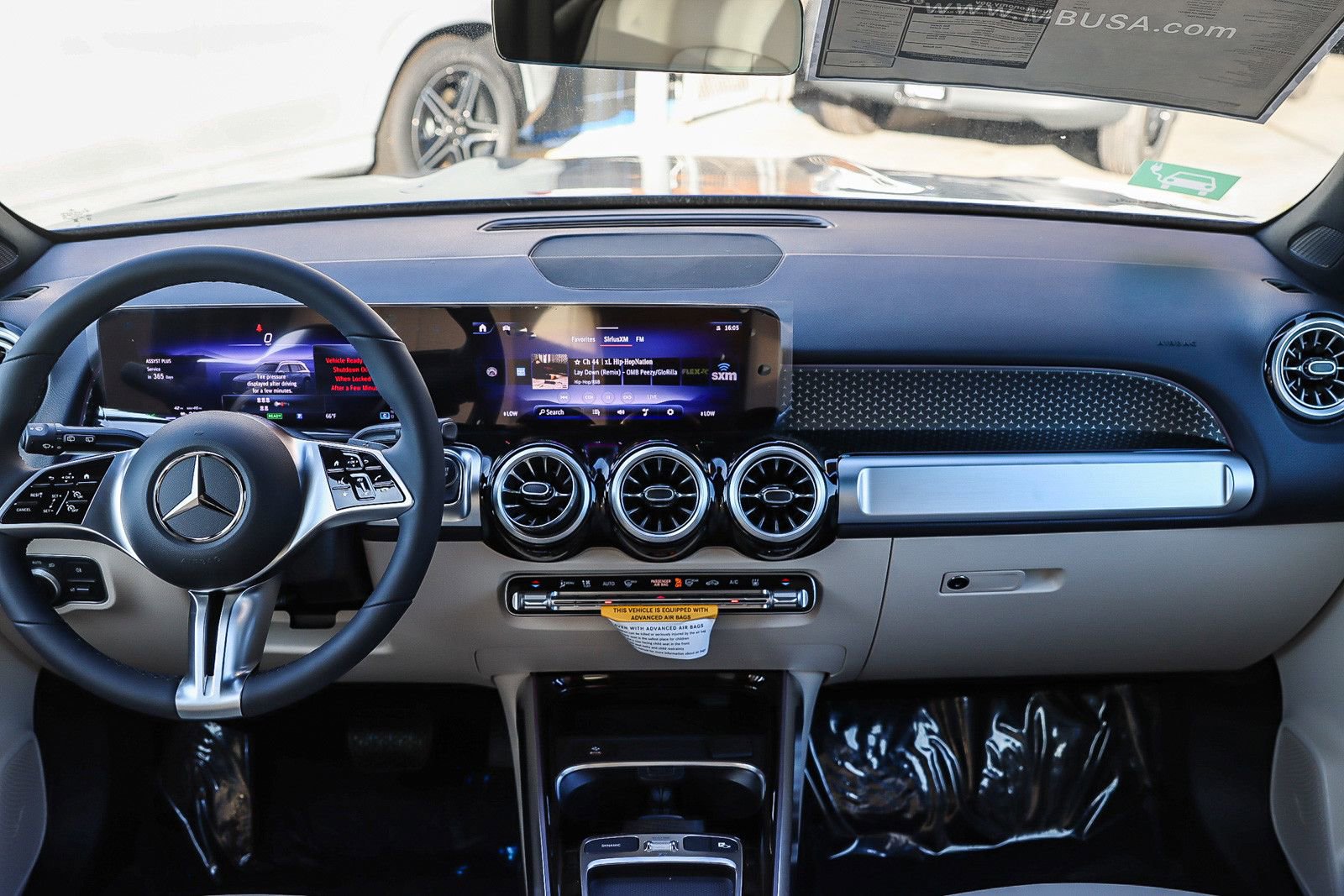 Used 2024 Mercedes-Benz EQB 300 4MATIC image 11