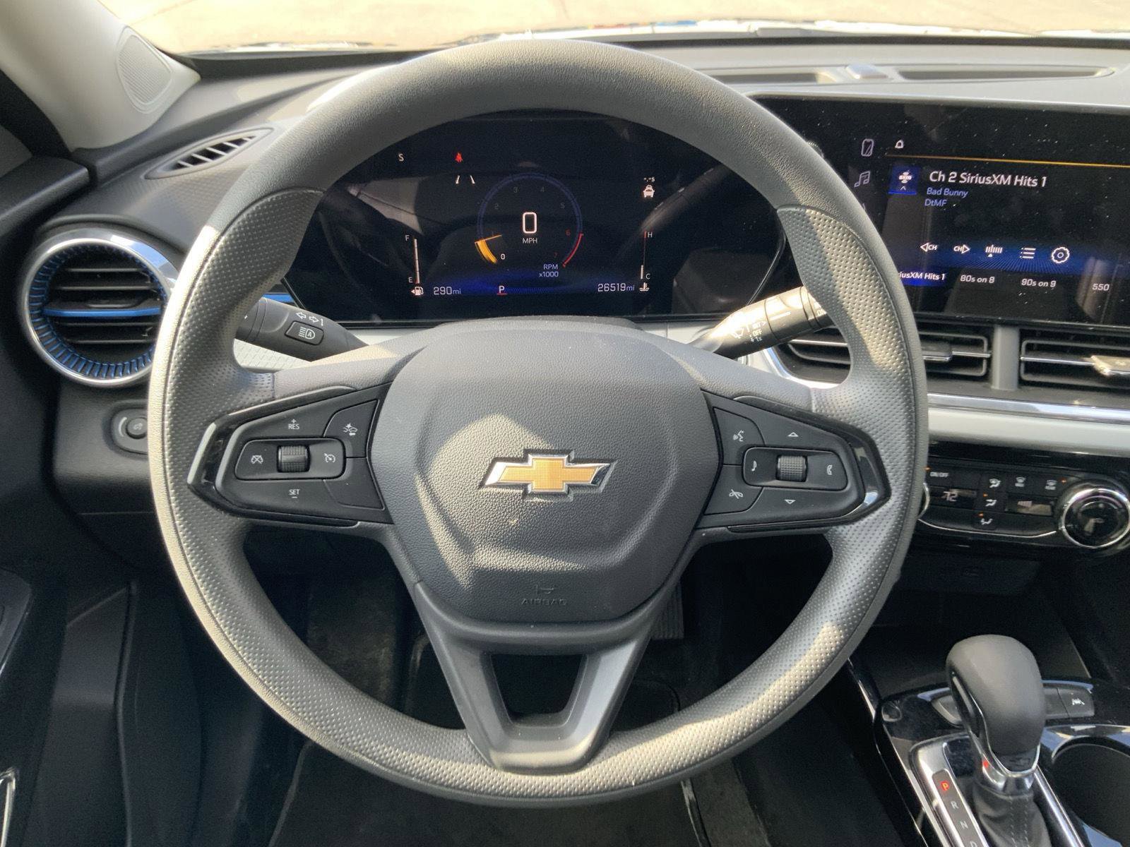 Used 2025 Chevrolet Trax LT FWD image 25