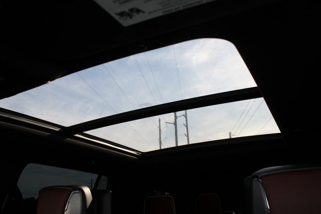 Used 2024 GMC Yukon Denali Ultimate image 18