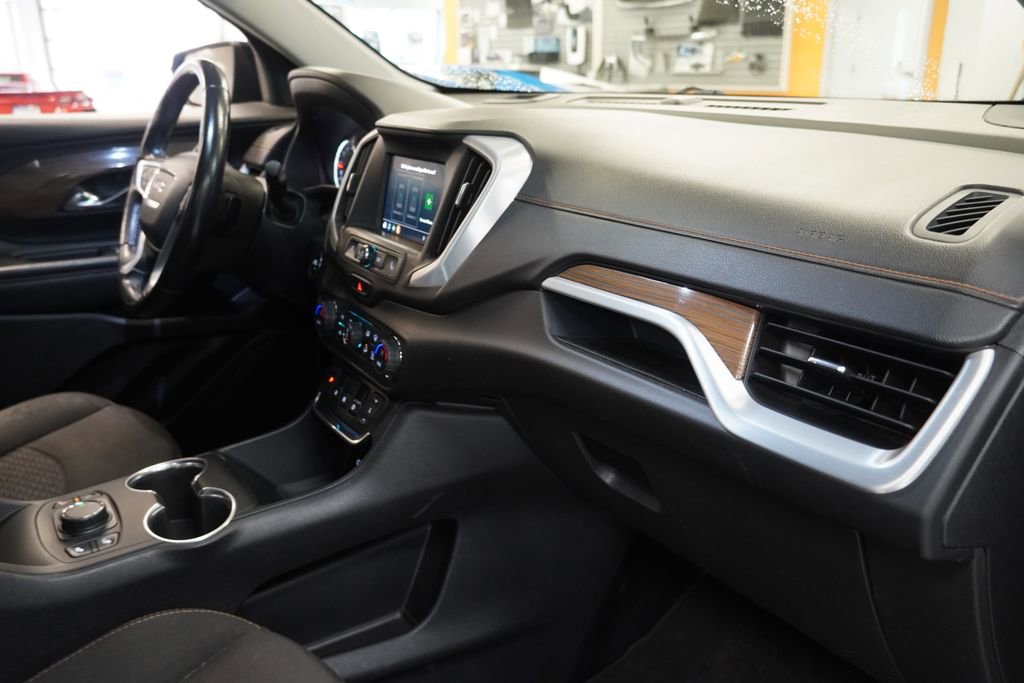 Used 2020 GMC Terrain SLE w/ Driver Convenience Package image 25