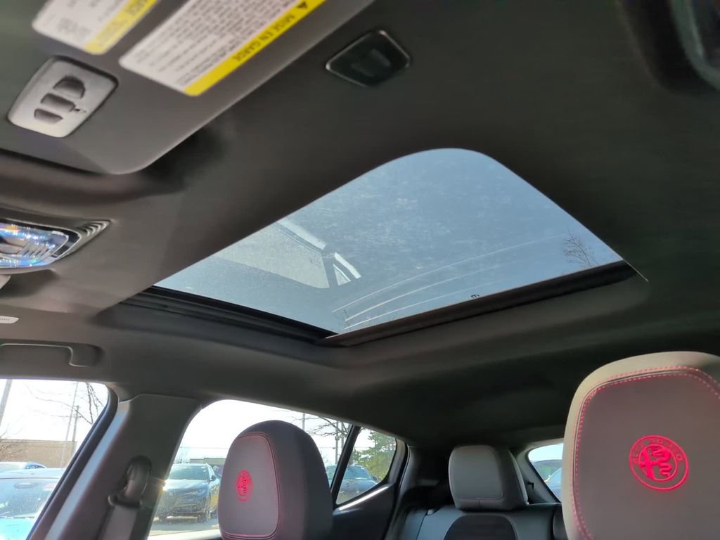 Used 2024 Alfa Romeo Tonale Veloce w/ Active Assist Package image 30