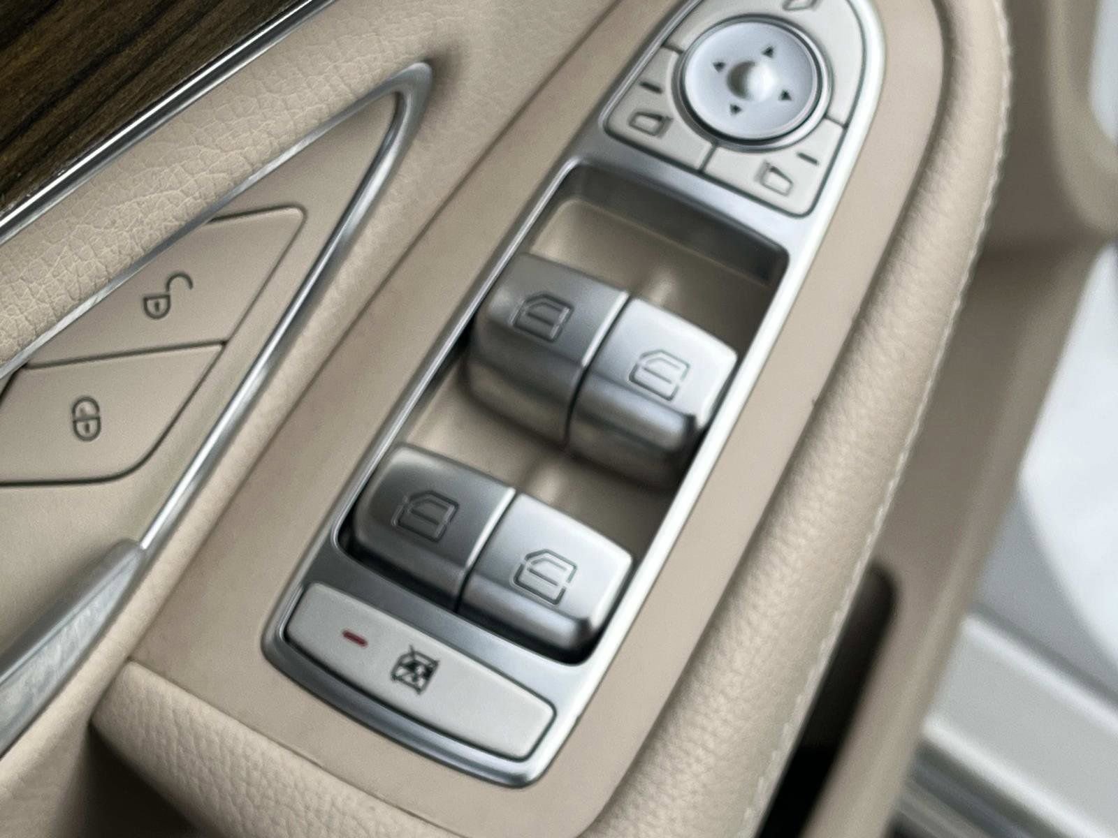 Used 2018 Mercedes-Benz C 300 4MATIC Sedan image 15