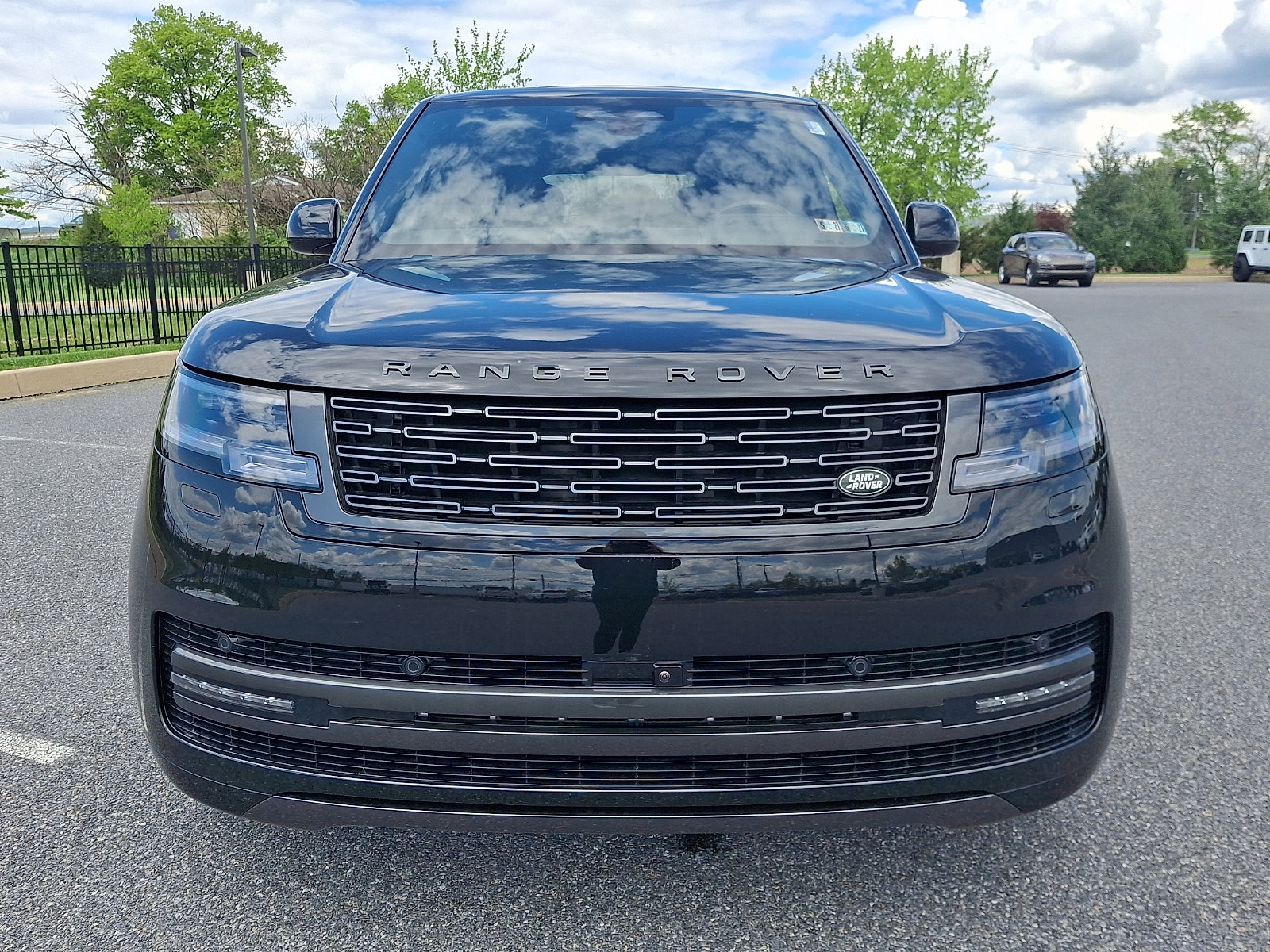 New 2026 Land Rover Range Rover Long Wheelbase SE AWD/4WD image 6