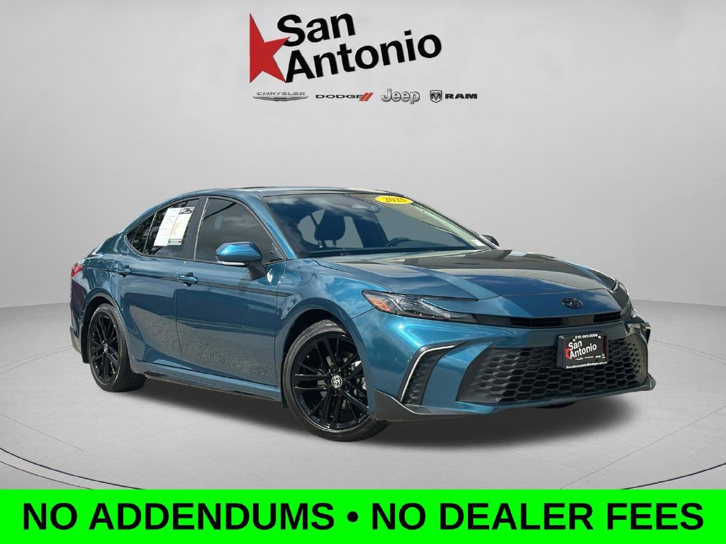 Used 2025 Toyota Camry SE w/ Convenience Package