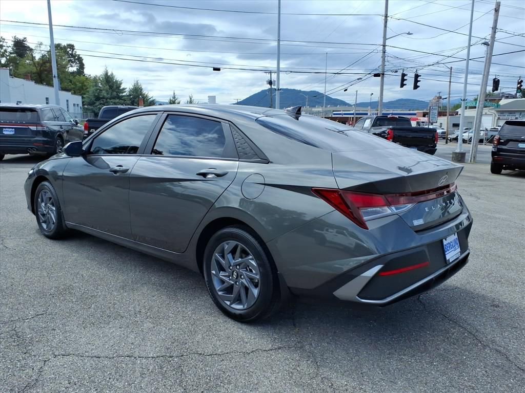Used 2024 Hyundai Elantra SEL image 6