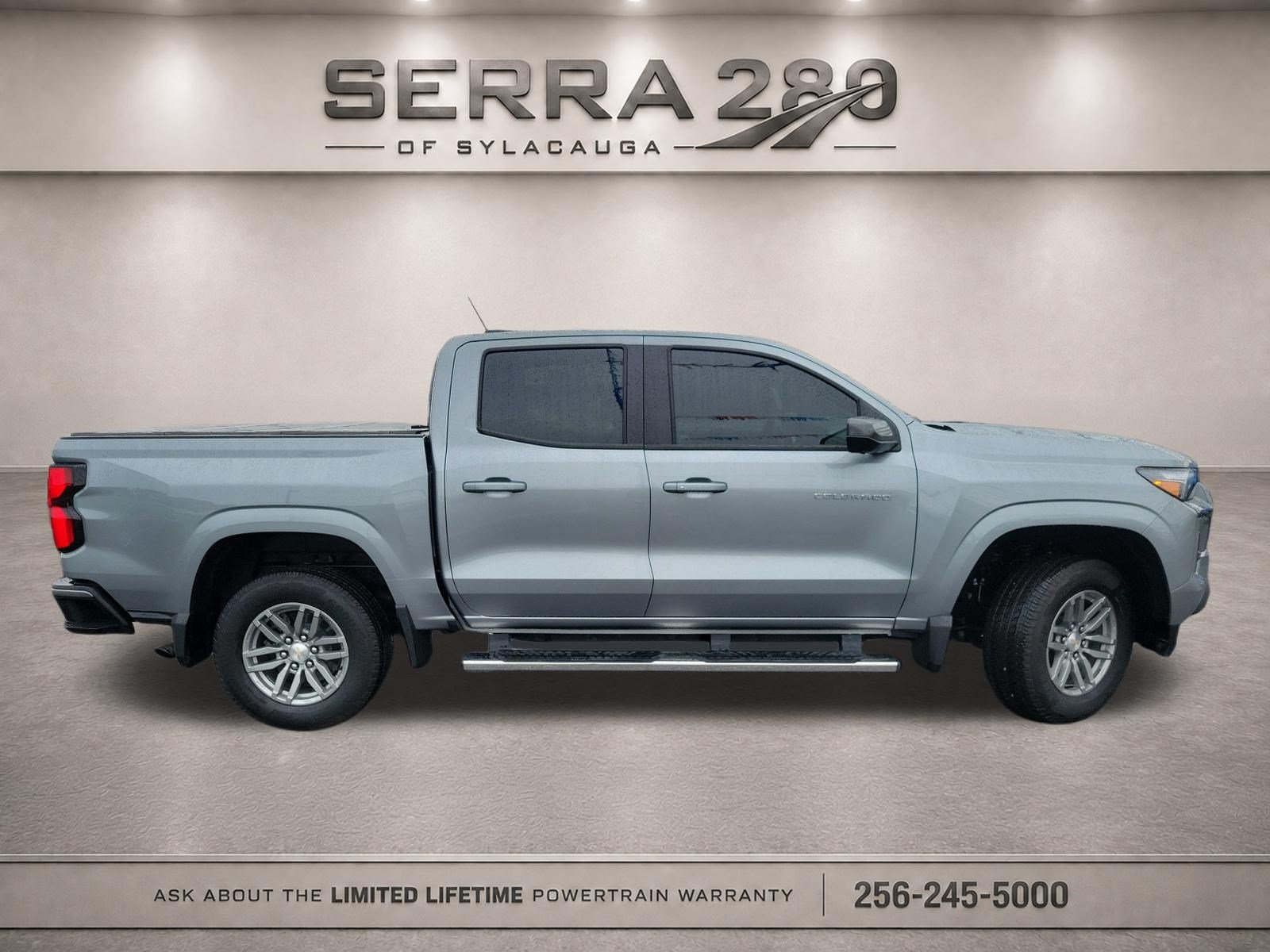 Used 2024 Chevrolet Colorado LT w/ LT Convenience Package III RWD image 4