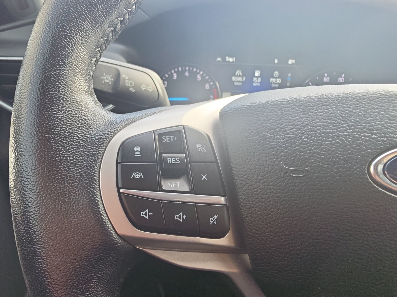 Used 2022 Ford Explorer Limited AWD/4WD image 14
