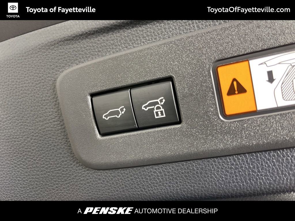 Used 2025 Lexus GX 550 w/ Accessory Package (Z1) AWD/4WD image 12