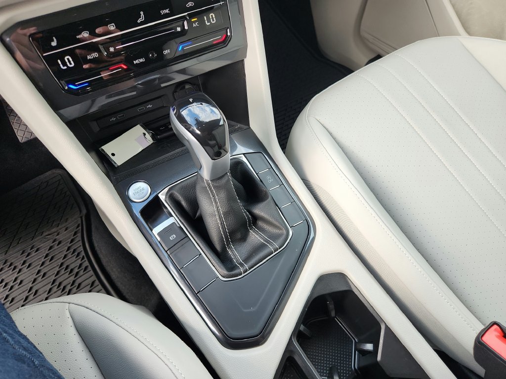Certified 2023 Volkswagen Tiguan SE FWD image 14
