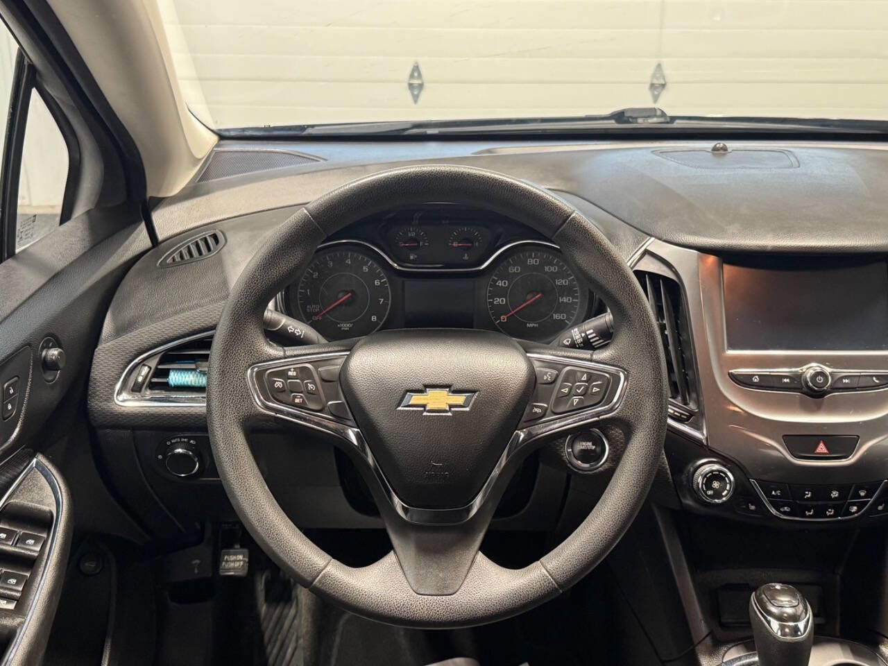 Used 2017 Chevrolet Cruze LT w/ Convenience Package image 27