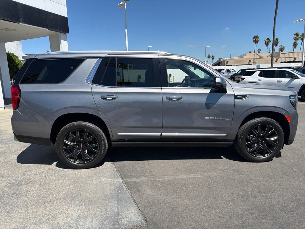 Used 2021 GMC Yukon Denali w/ Denali Premium Package RWD image 4