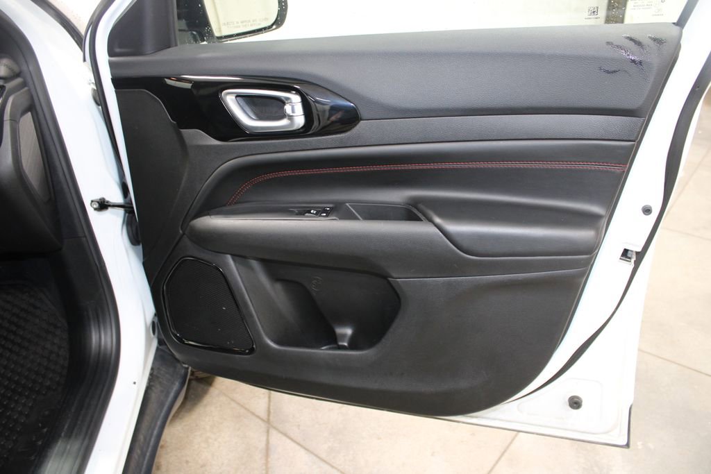 Used 2025 Jeep Compass Trailhawk image 31