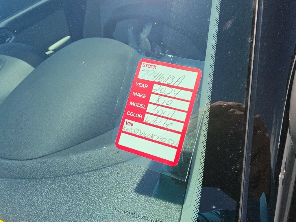 Certified 2024 Kia Soul LX FWD image 10