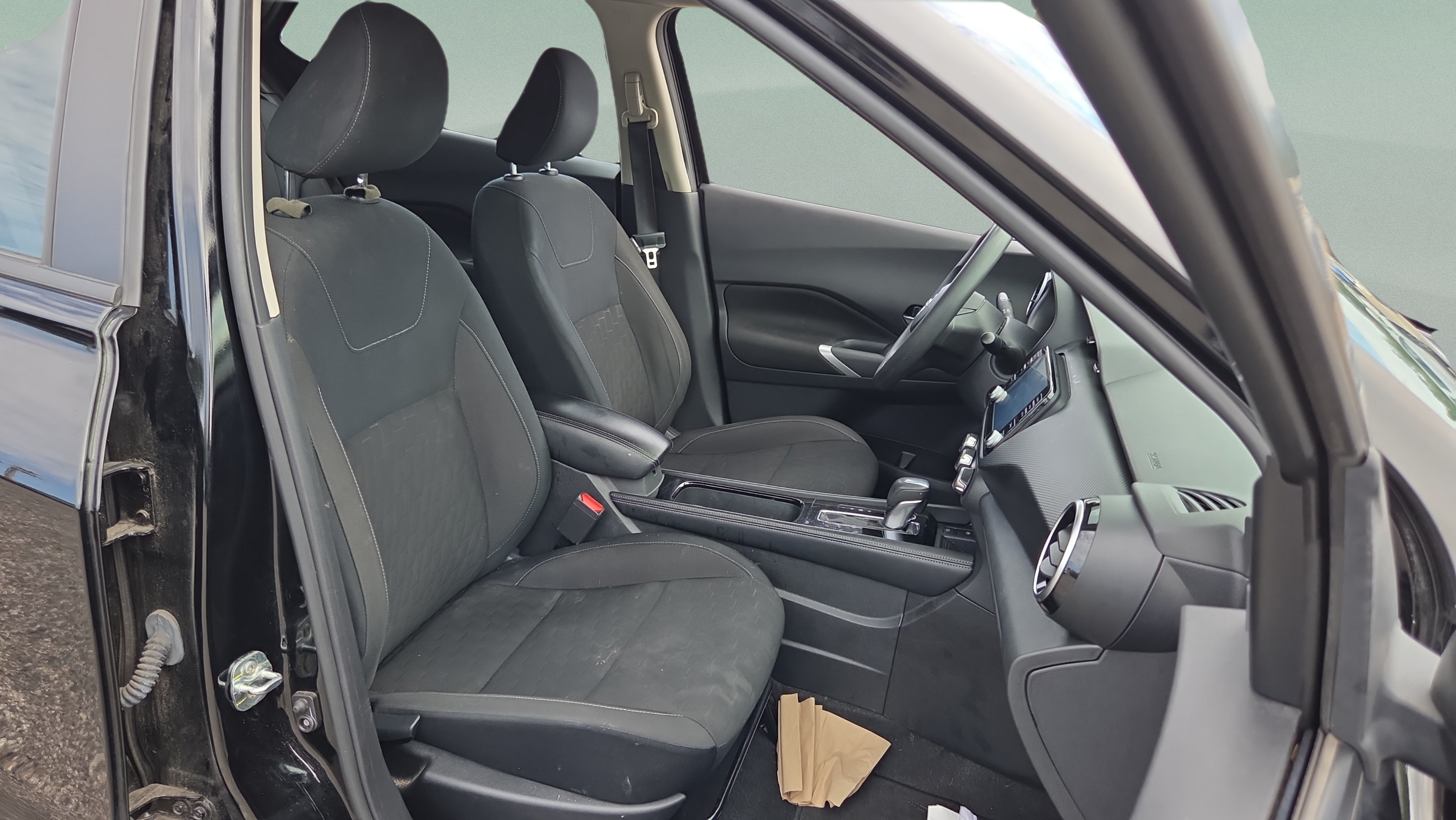Used 2024 Nissan Kicks SV FWD image 15