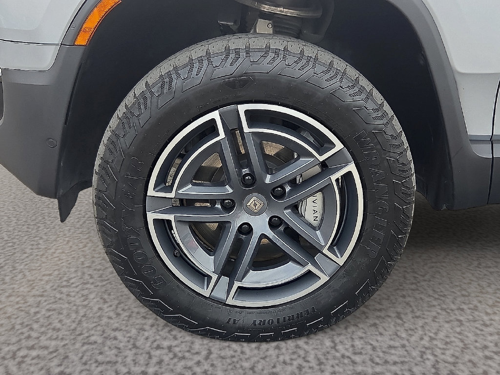 Used 2025 Rivian R1T Adventure Dual AWD/4WD image 8