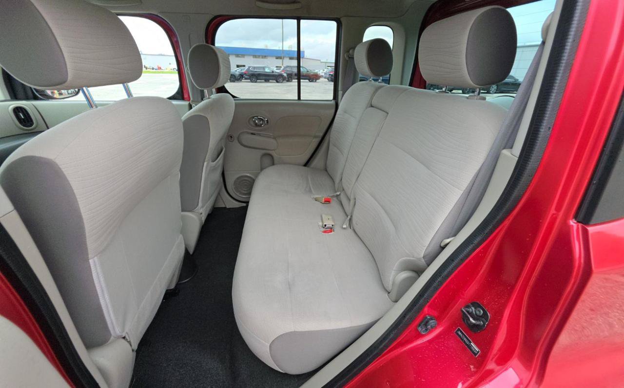 Used 2009 Nissan Cube 1.8 S w/ Interior Designer Pkg FWD image 16
