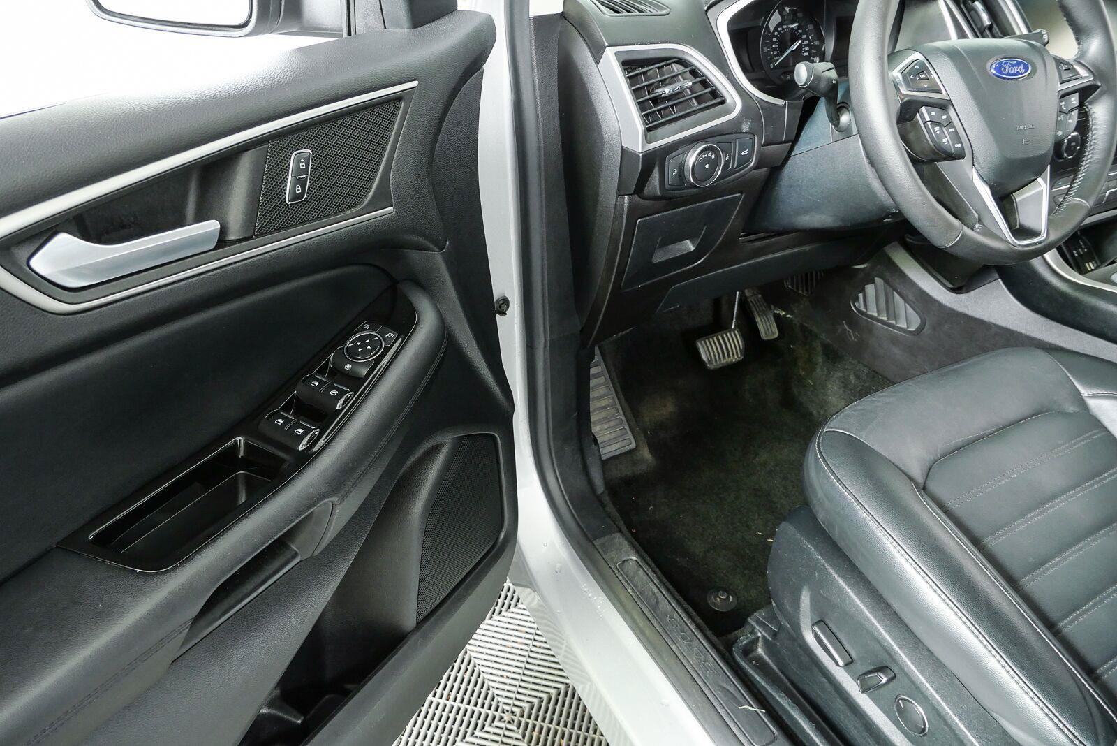 Used 2015 Ford Edge SEL w/ Equipment Group 201A FWD image 7