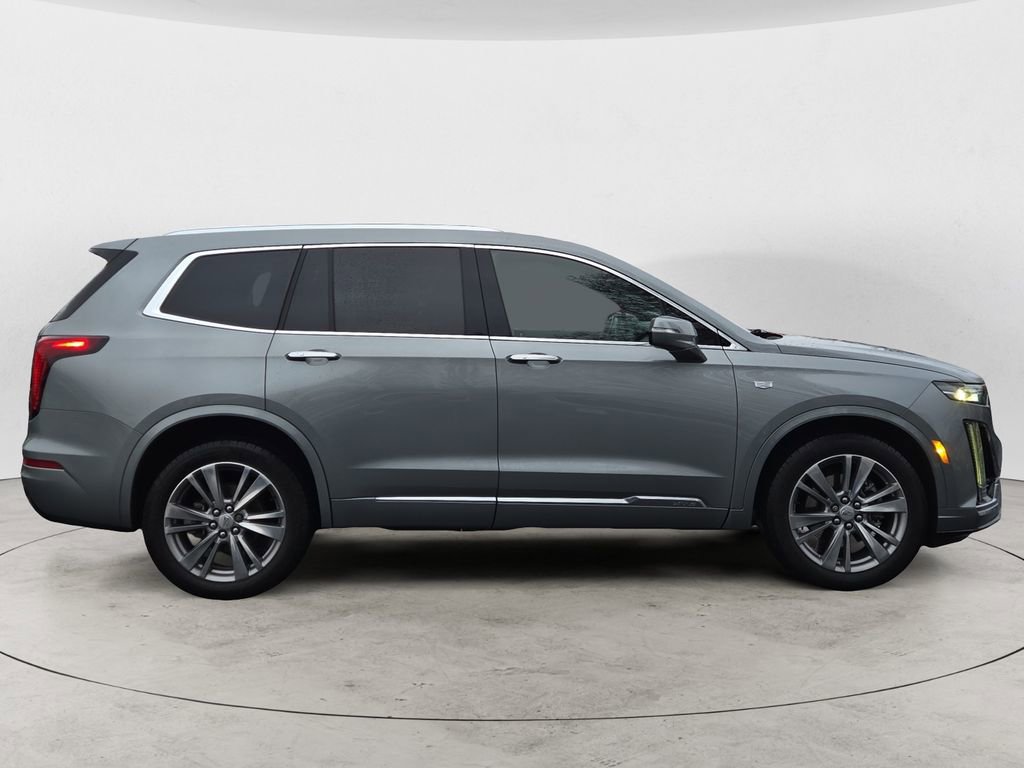 Used 2023 Cadillac XT6 Premium Luxury image 6