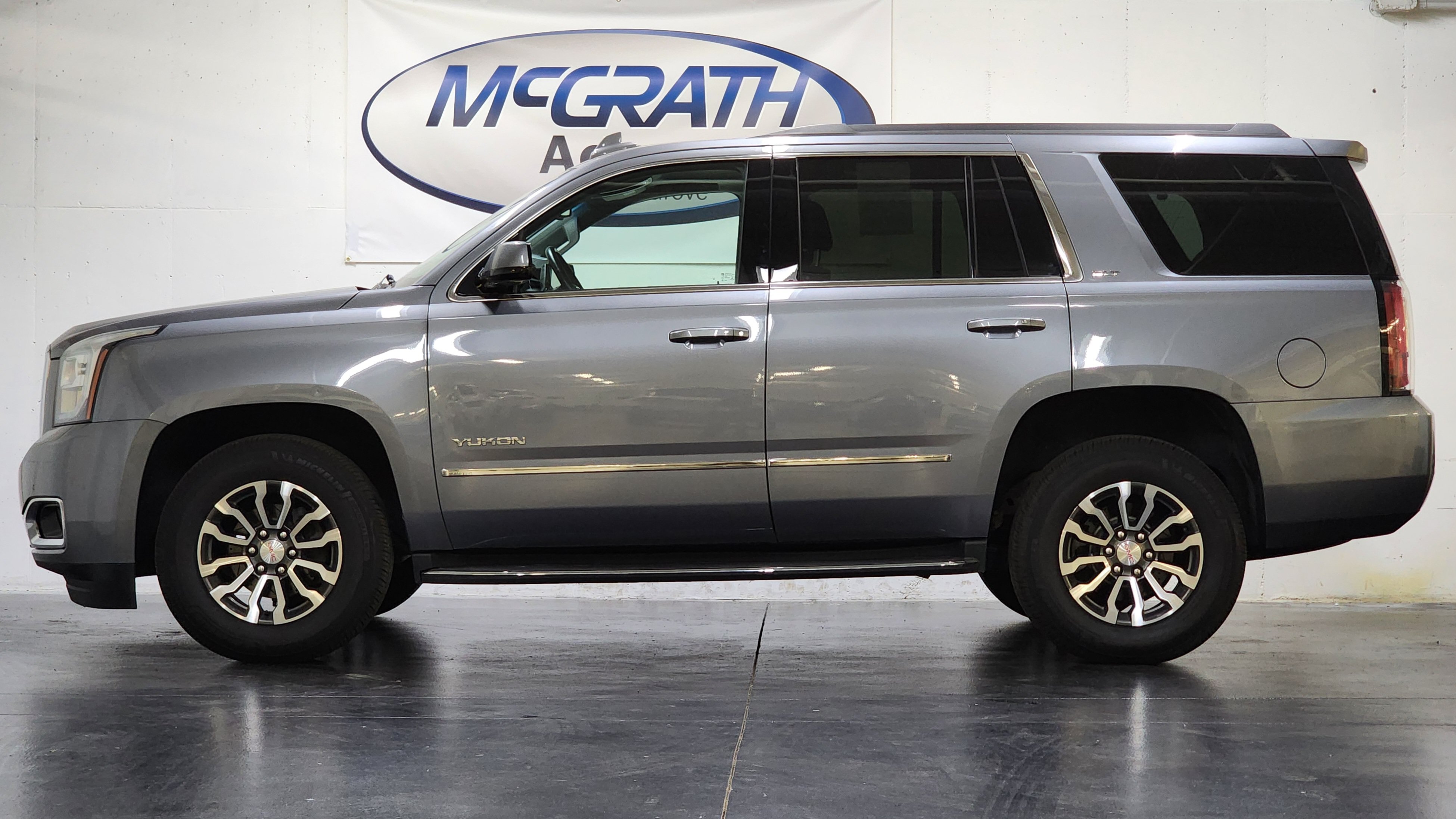 Used 2018 GMC Yukon SLT w/ Premium Edition AWD/4WD image 11