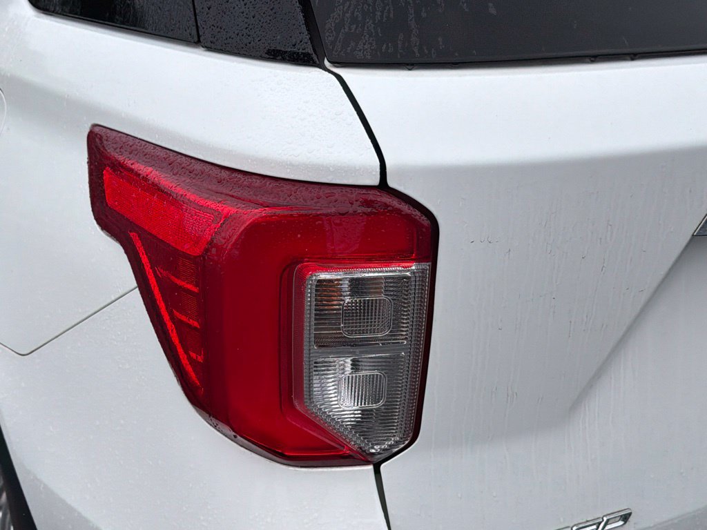 Used 2024 Ford Explorer Limited w/ Limited Technology Package RWD image 28