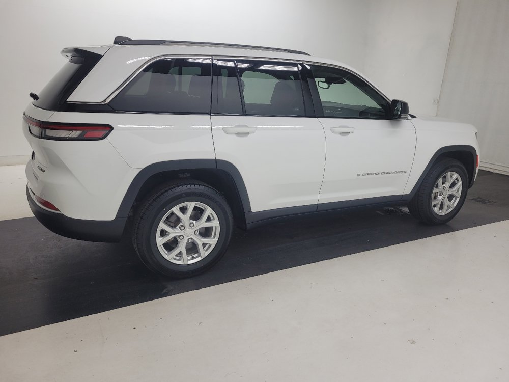 Used 2023 Jeep Grand Cherokee Limited AWD/4WD image 10