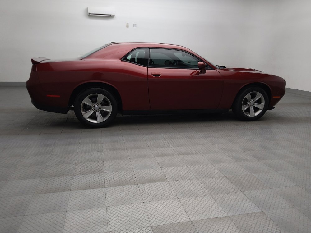 Used 2019 Dodge Challenger SXT image 10