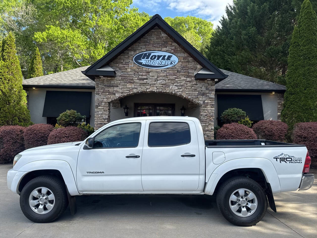 Used 2010 Toyota Tacoma PreRunner RWD image 1