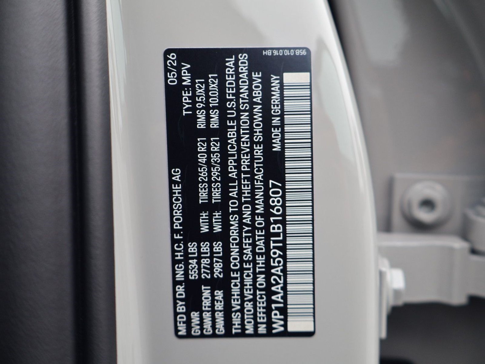 New 2026 Porsche Macan AWD/4WD image 28