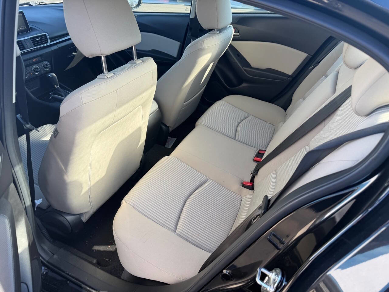 Used 2016 MAZDA MAZDA3 i Sport w/ Preferred Equipment Package image 14