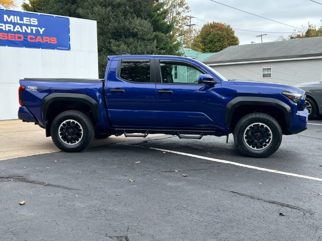 Used 2024 Toyota Tacoma TRD Off-Road AWD/4WD image 42