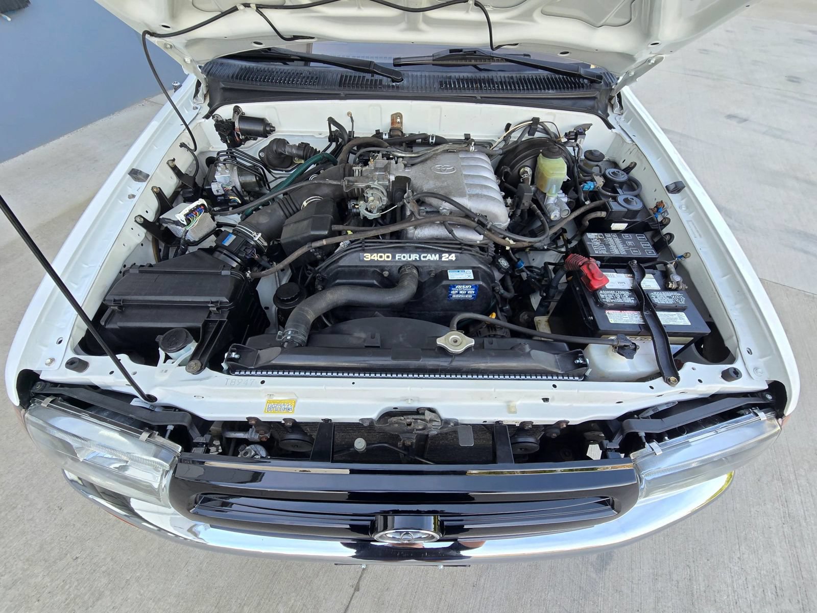 Used 1998 Toyota 4Runner SR5 AWD/4WD image 32