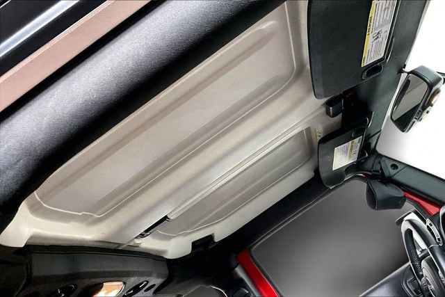 Used 2015 Jeep Wrangler Unlimited Sahara w/ Connectivity Group image 26