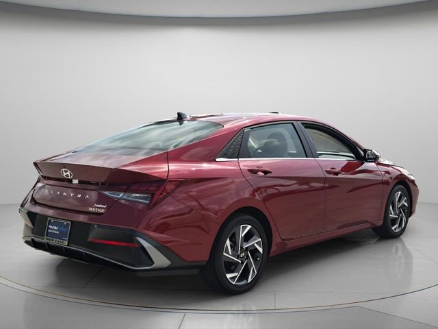 Certified 2025 Hyundai Elantra Limited FWD image 7