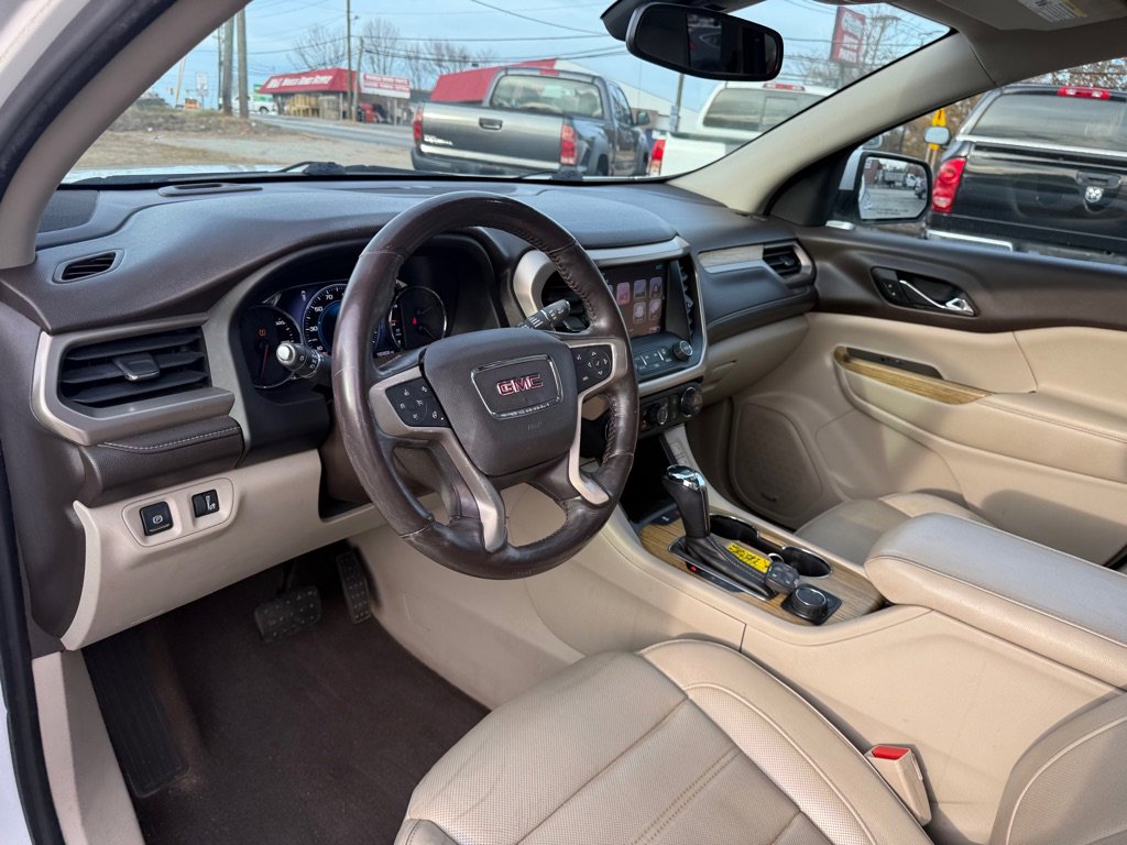 Used 2017 GMC Acadia Denali w/ Technology Package image 8