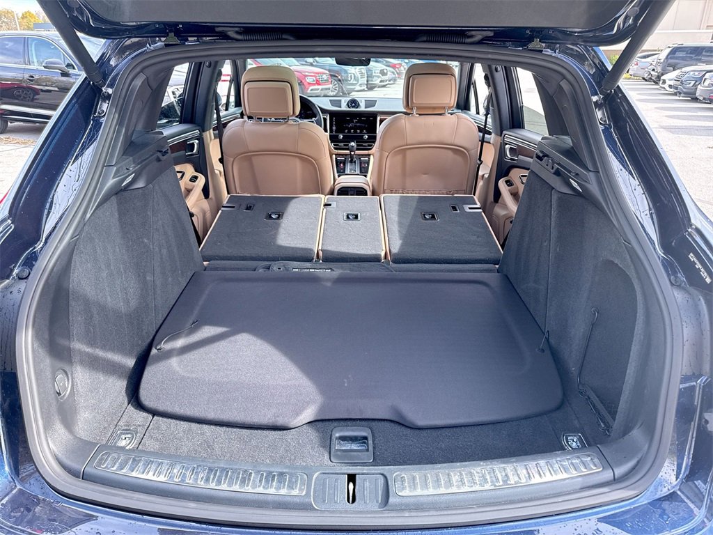 Used 2022 Porsche Macan Base image 30