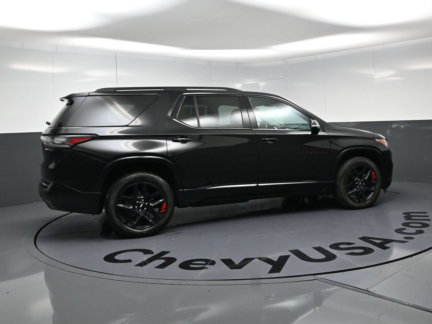 Used 2021 Chevrolet Traverse Premier w/ Redline Edition AWD/4WD image 16