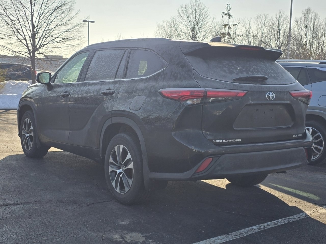 Used 2023 Toyota Highlander XLE image 5