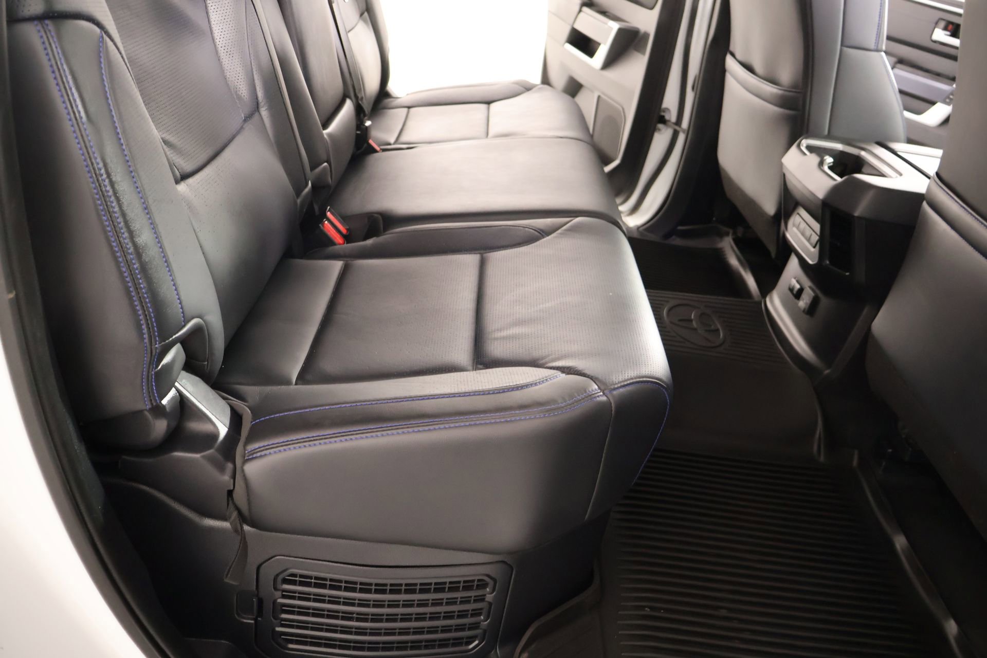 Used 2025 Toyota Tundra Platinum AWD/4WD image 15