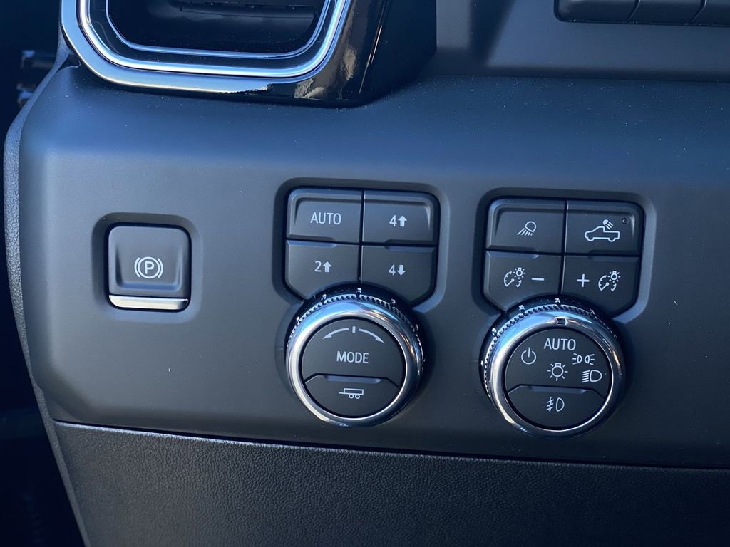 New 2026 GMC Sierra 2500 Denali Ultimate w/ LPO, Black Badging Package image 27