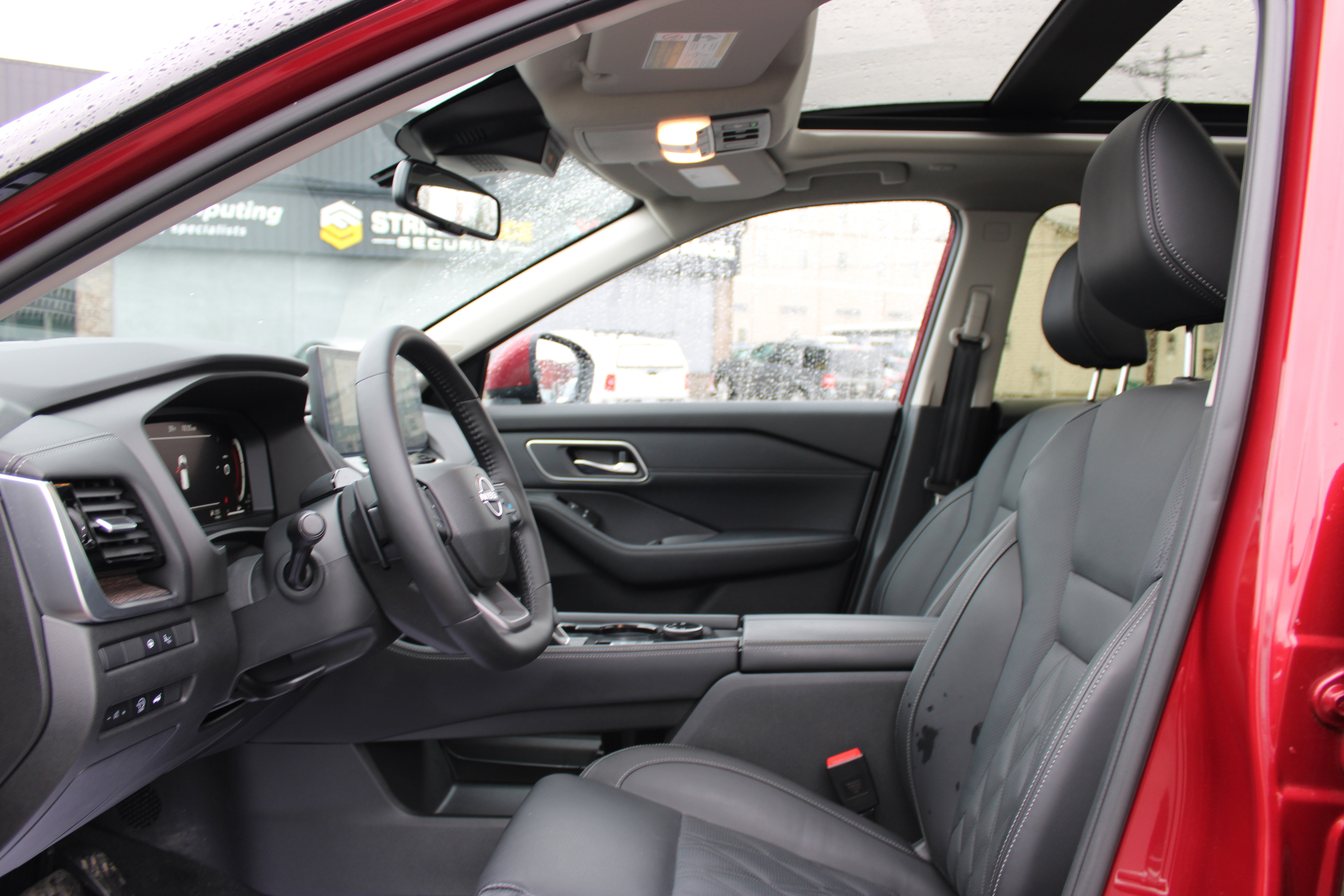 Certified 2025 Nissan Rogue Platinum w/ Tech Package image 14