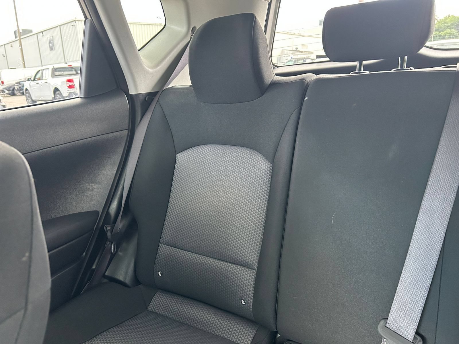 Used 2025 Kia Soul LX w/ LX Technology Package FWD image 34