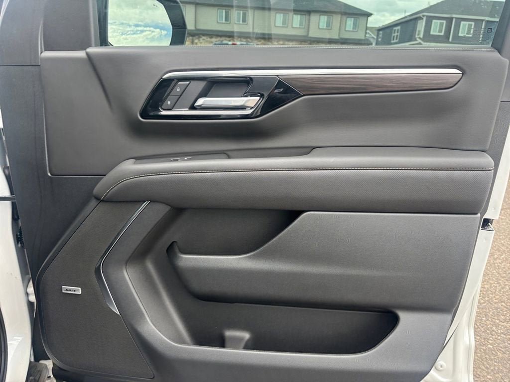 New 2025 Chevrolet Suburban Premier AWD/4WD image 16